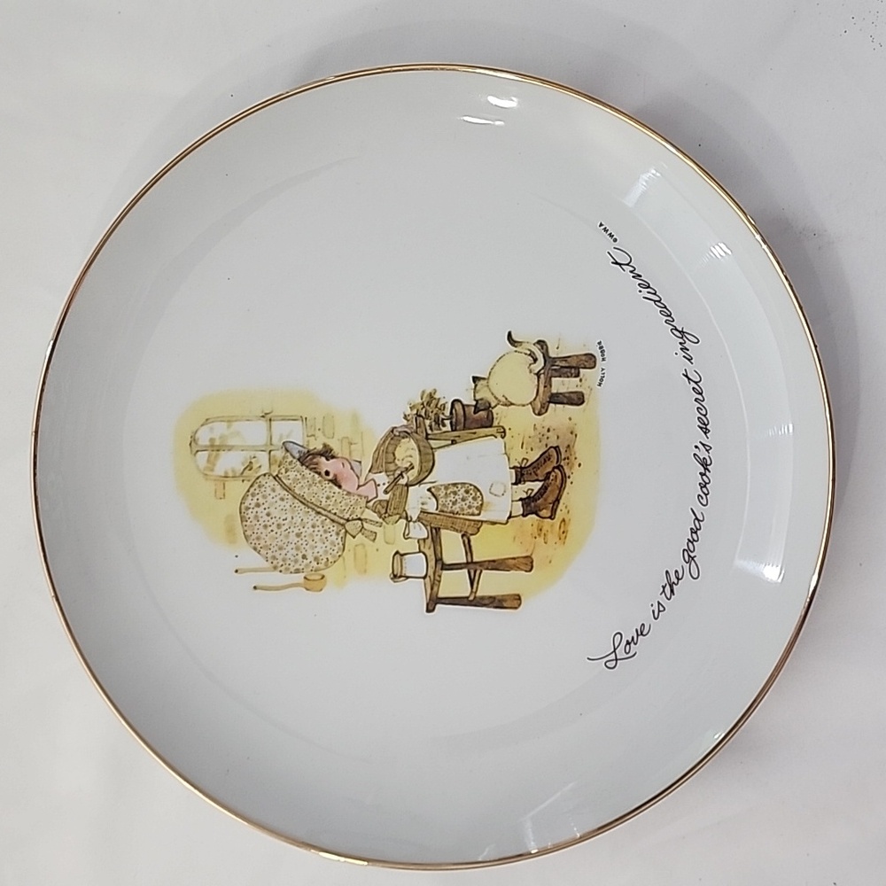 Holly Hobbie Classics Edition Porcelain Display Plate Vintage 1970s